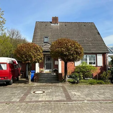Nordsee Ferienhaus 100 Qm Mit Wintergarten Und Garten