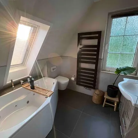 Nordsee Ferienhaus 100 Qm Mit Wintergarten Und Garten *