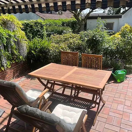 Nordsee Ferienhaus 100 Qm Mit Wintergarten Und Garten *